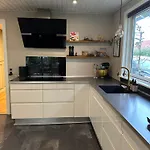 Hyggeligt Hus I Med Wellness Og Massage ハザスレウ