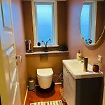 Hyggeligt Hus I Med Wellness Og Massage ハザスレウ